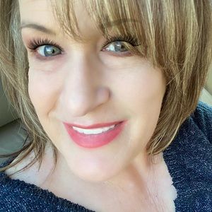 Meet your Posher, Carolyn